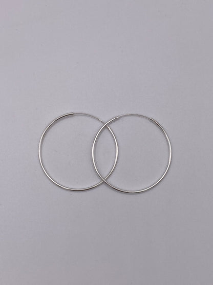 Super Simple Silver Circles
